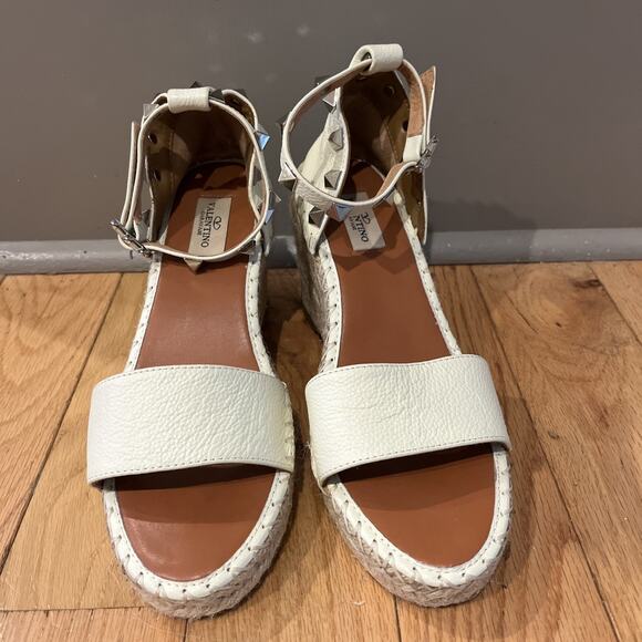 VALENTINO GARAVANI Rockstud Double Leather Wedge Espadrille Sandals Sz 39 / 9 - Picture 2 of 13